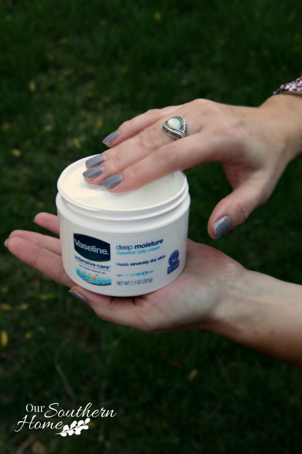 Love Vaseline for winter dry skin by Our Southern Home #Vaseline #AD