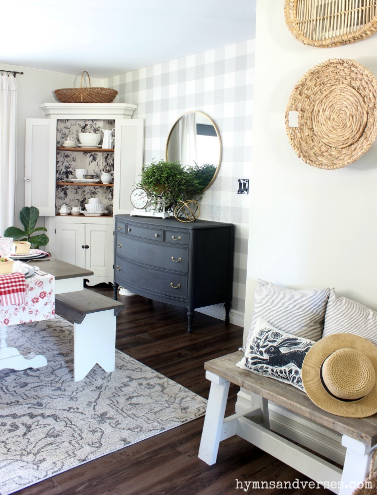 30 summer home tours that will inspire everyone! It's an eclectic tour from traditional to farmhouse and everything in between!