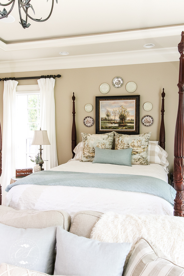 Beautiful bedrooms tour features top bloggers sharing inspiration for your home! #frenchcountry #bedroom #decorating #farmhousebedroom