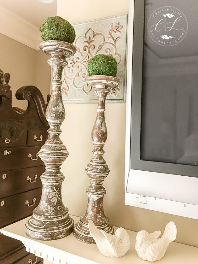 Beautiful bedrooms tour features top bloggers sharing inspiration for your home! #frenchcountry #bedroom #decorating #farmhousebedroom
