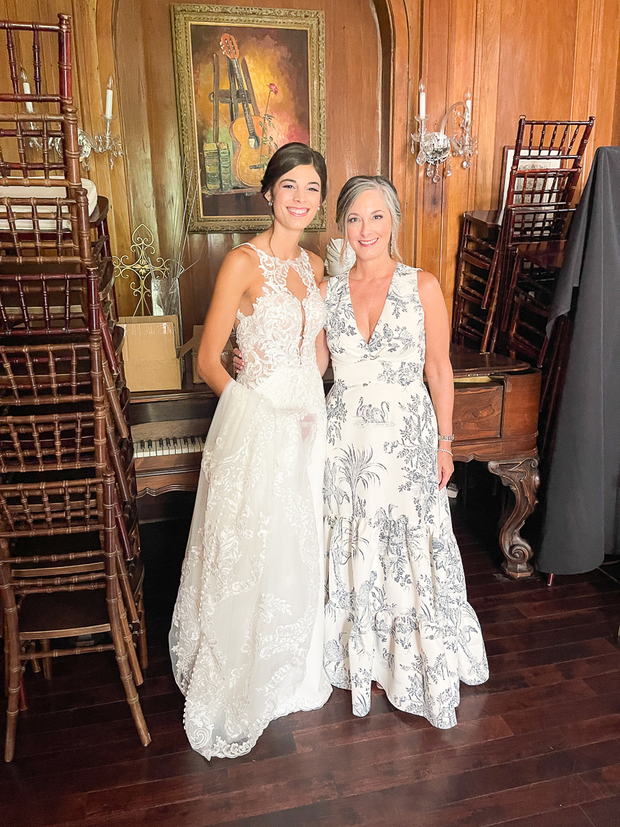 mom and daughter before wedding