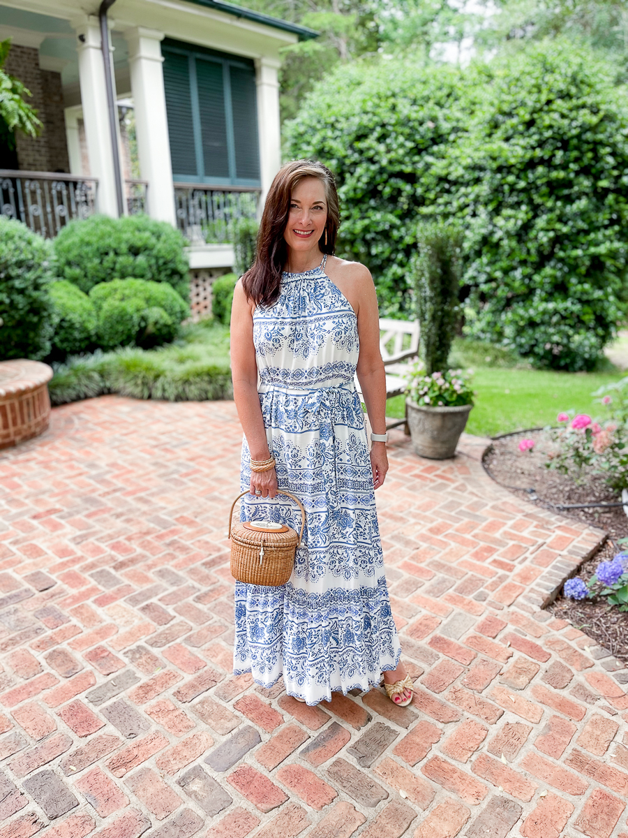 lady in maxi dress