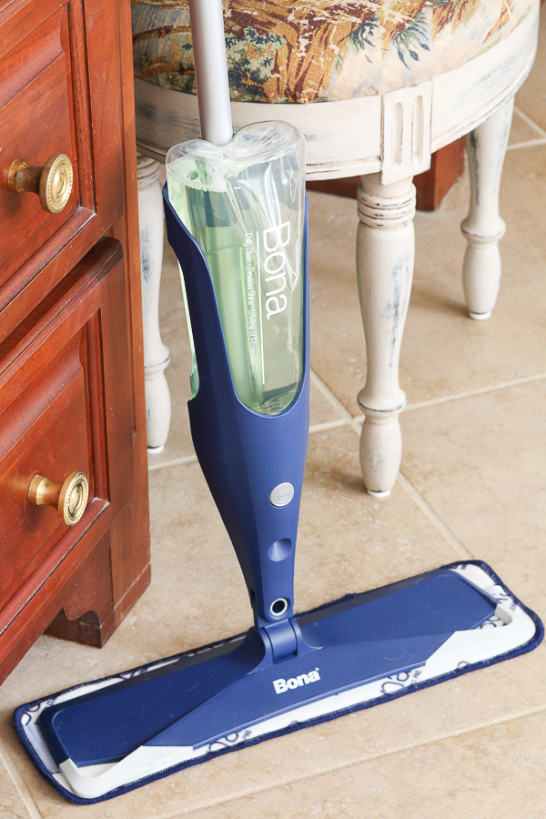 BONA Stone, Tile & Laminate Cleaner is the perfect way to do spring cleaning right! #ad #BonaLaminateCleaner #showthelove #springclean