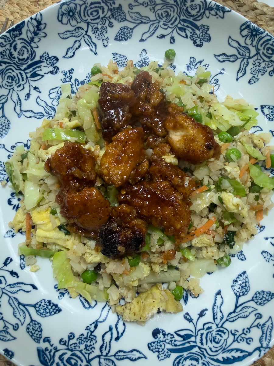 cauliflower fried rice with chicken