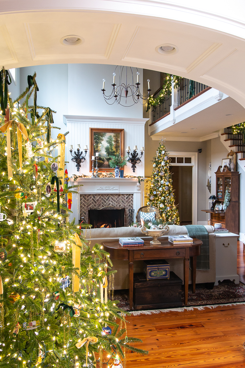 family room at Christmas