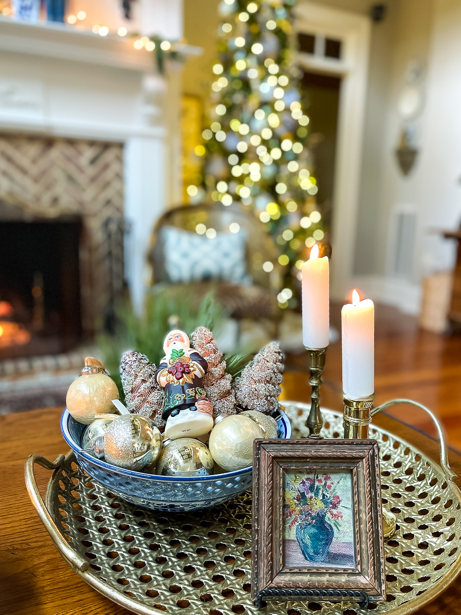 coffee table christmas decor