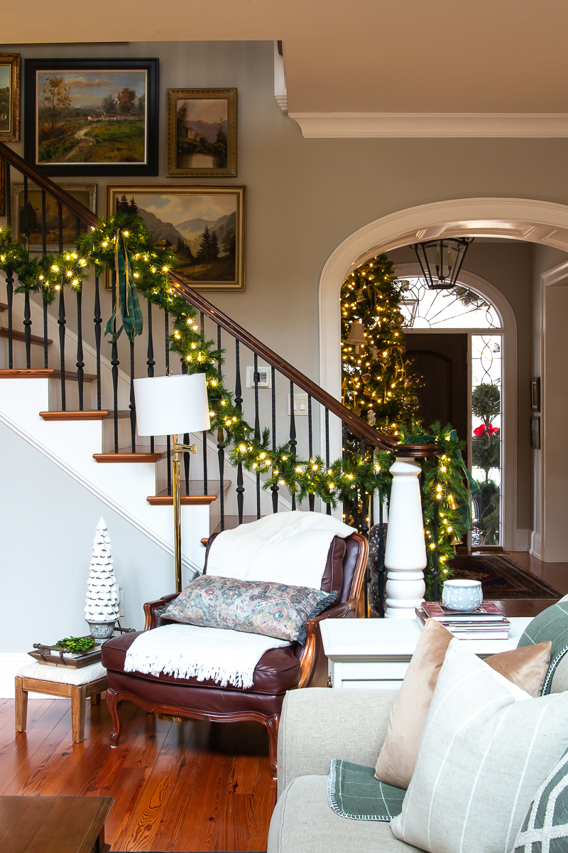 family room with Christmas decor