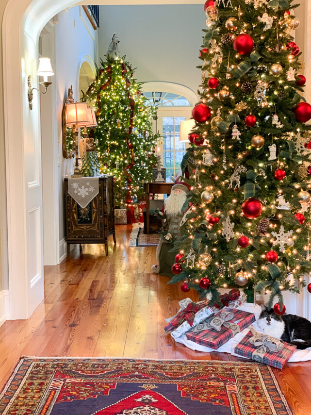 Christmas Family Room - Our Southern Home