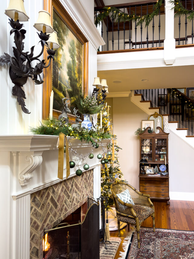 Decorating a Christmas Family Room to Blend with Your Decor