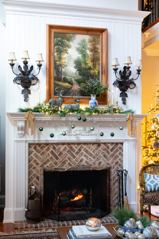 Decorating a Christmas Family Room to Blend with Your Decor