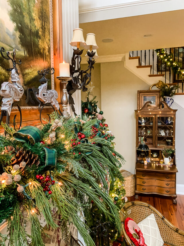 Christmas Family Room - Our Southern Home
