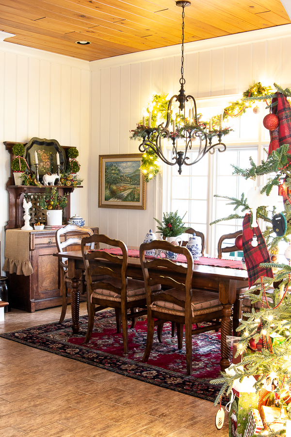 breakfast room decorated for Christmas