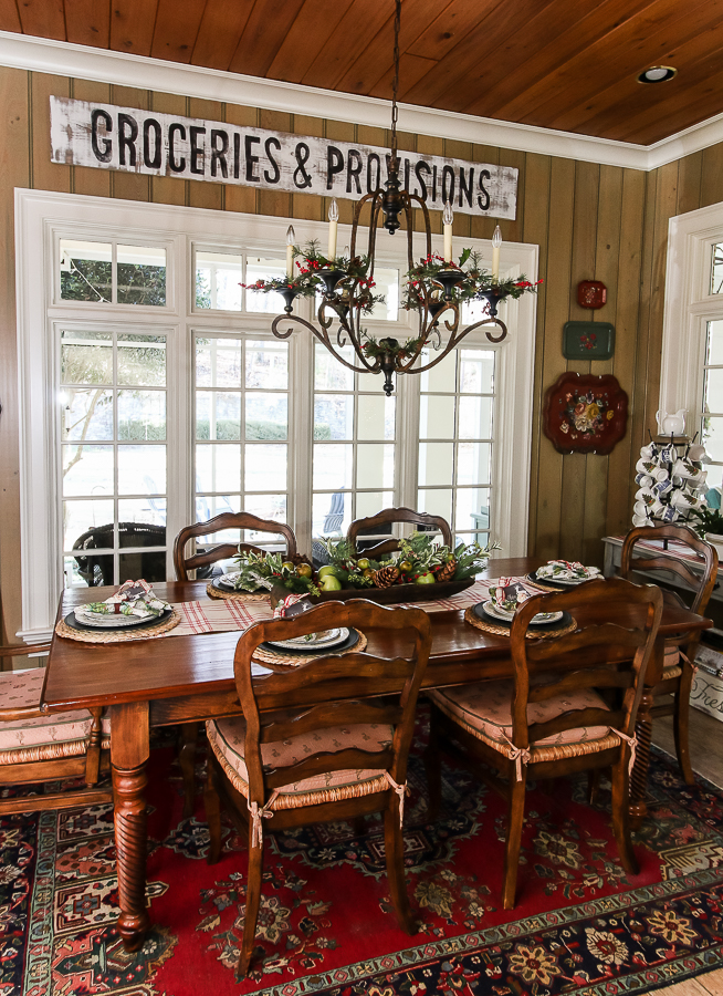 French country farmhouse Christmas with Our Southern Home #christmas #farmhousechristmas #frenchcountry #christmasdecor