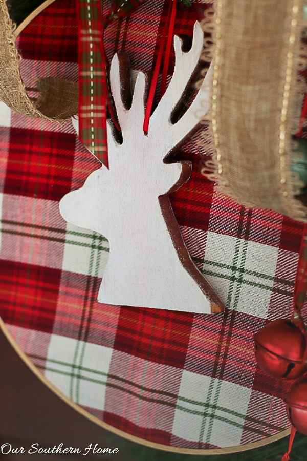 Large, southern front porch decked out for the holidays. So many great DIY and affordable ideas!