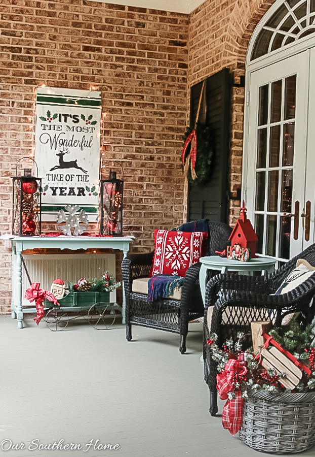 Large, southern front porch decked out for the holidays. So many great DIY and affordable ideas!