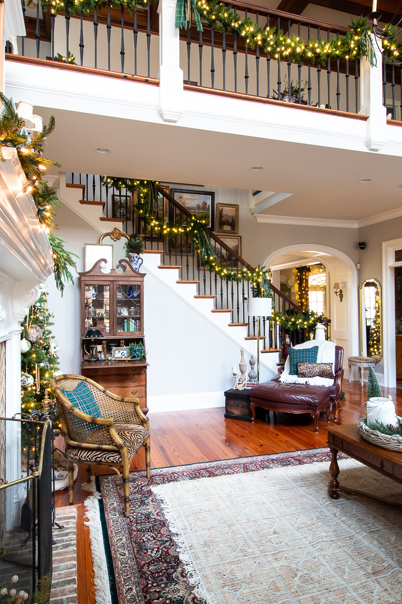 family room decorated for Chrismtas