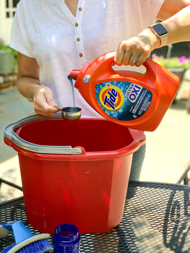 cleaning patio furniture