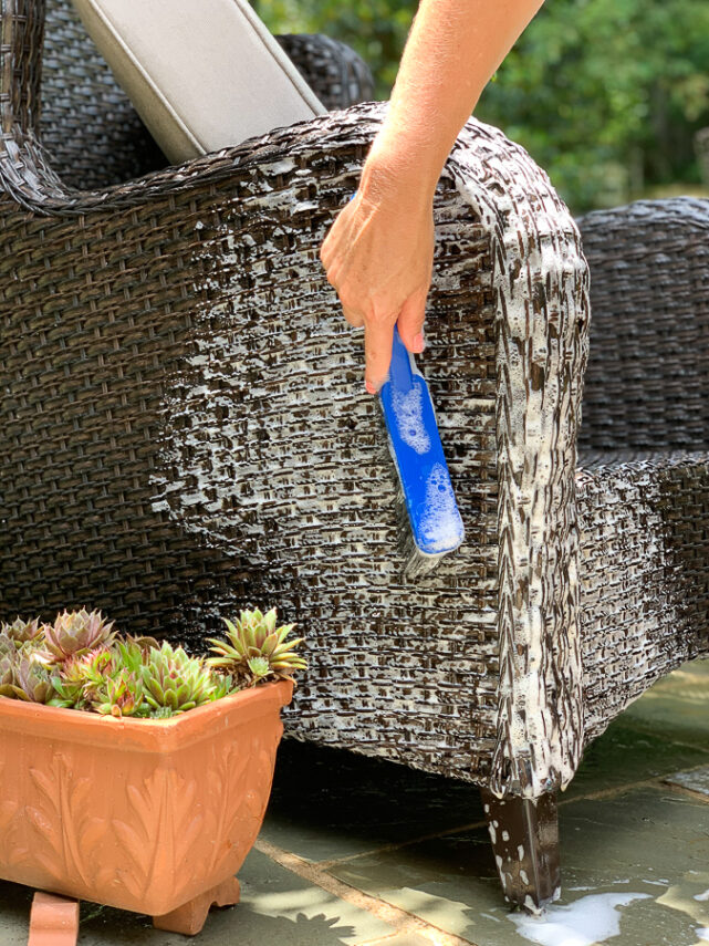 cleaning outdoor wicker