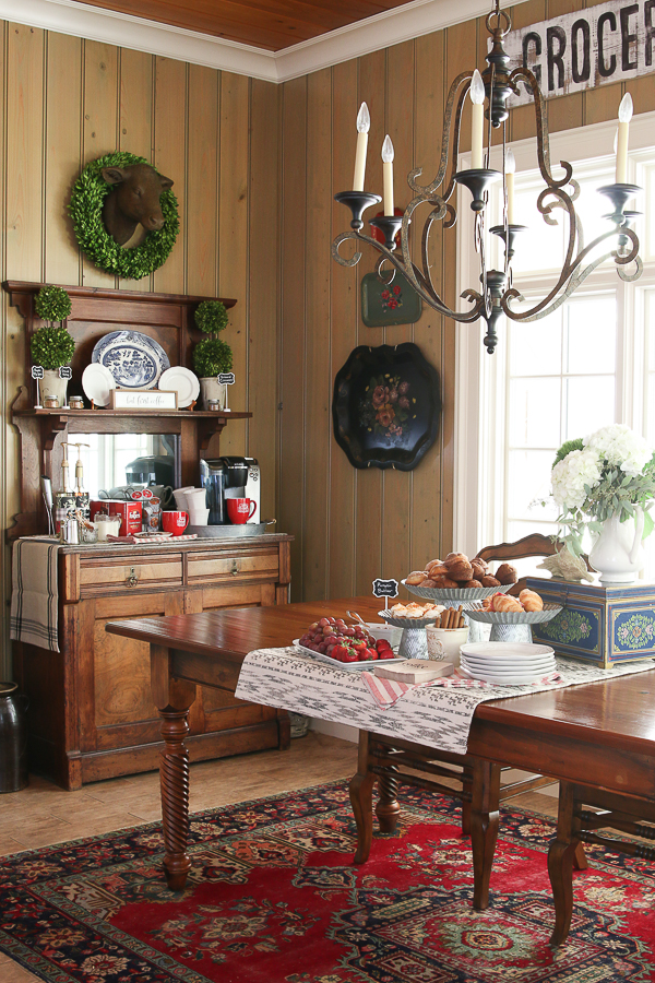 dining room area with coffee bar 