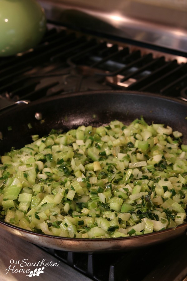 Cornbread Dressing Recipe using College Inn broth found at Walmart. #ad #POURLOVEINN 