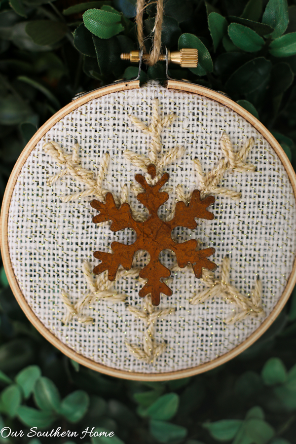 Easy DIY Snowflake Ornament using mini-embroidery hoops!