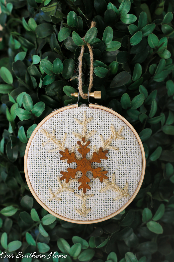 Easy DIY Snowflake Ornament using mini-embroidery hoops!