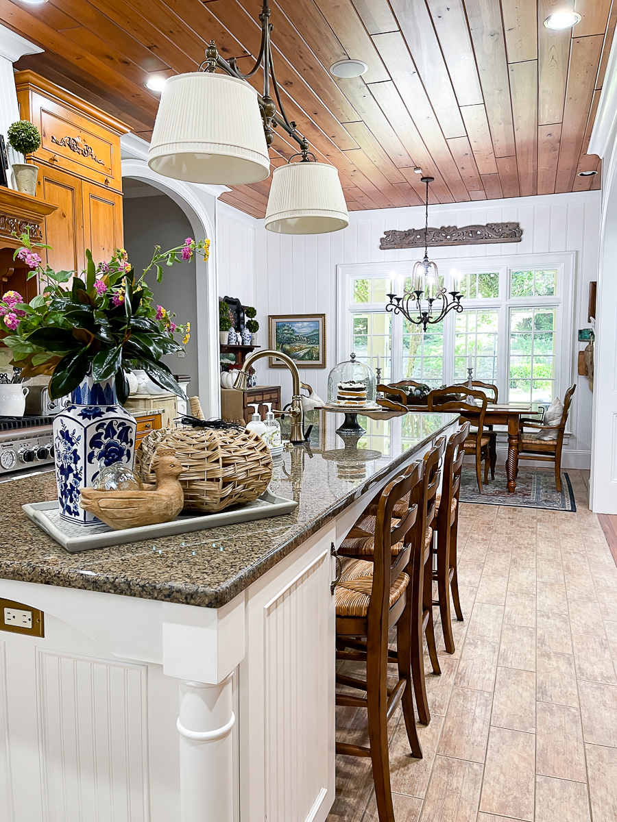 farmhouse kitchen