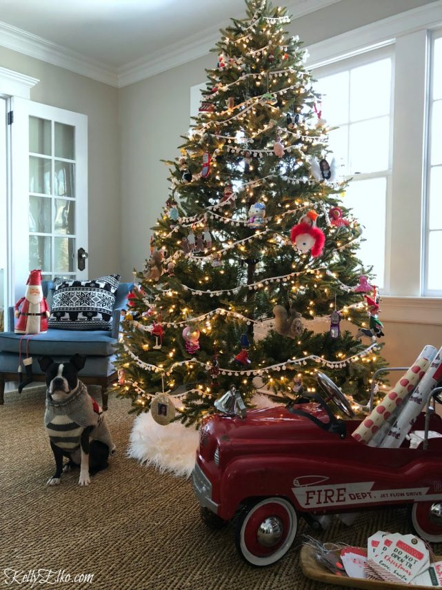 Christmas traditions shared by some of your favorite bloggers across the country! #christmas