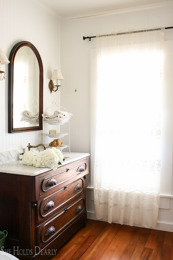 Farmhouse and Cottage bathroom inspiration to inspire your next makeover!