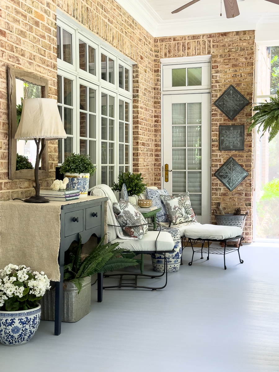 side view of screened porch