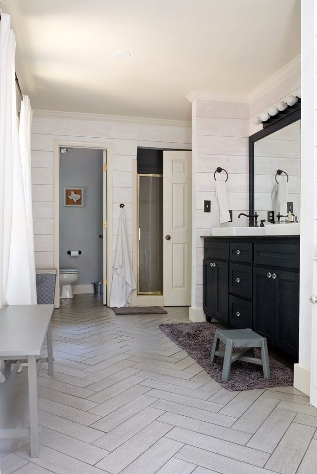 Farmhouse and Cottage bathroom inspiration to inspire your next makeover!