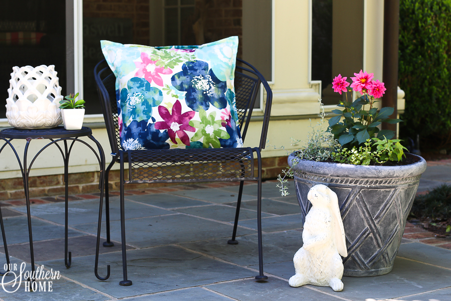 DIY faux aged concrete painted pot makeover! Save money and refresh what you have with paint!