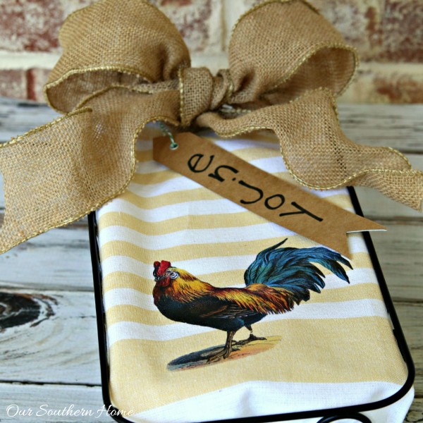 No sew simple rooster kitchen towel using an iron on transfer method. Awesome tutorial via Our Southern Home