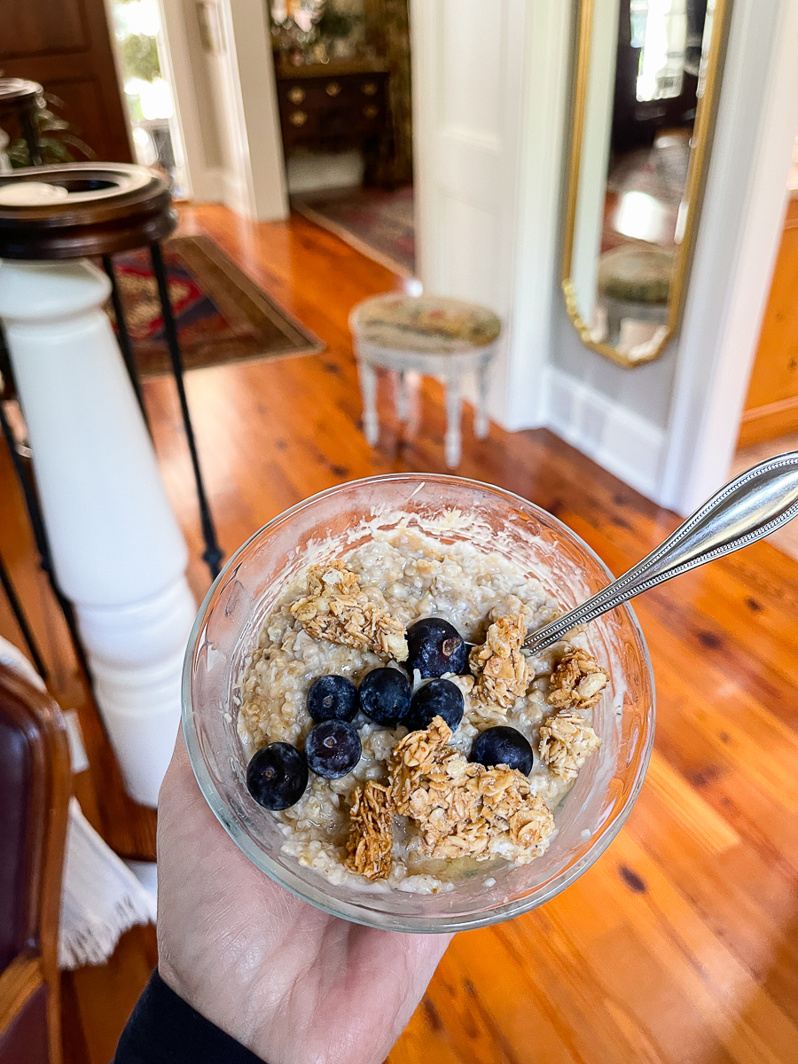 oatmeal with blueberries