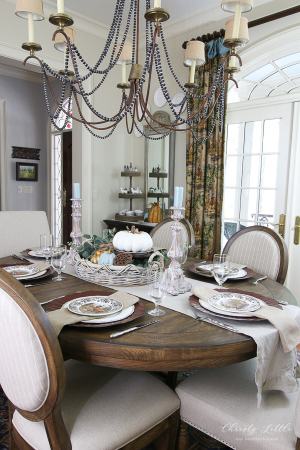 thanksgiving dining room