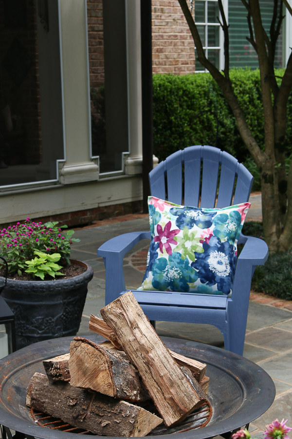 Patio fire-pit refresh just in time for Father's Day! #ad #TrueValue