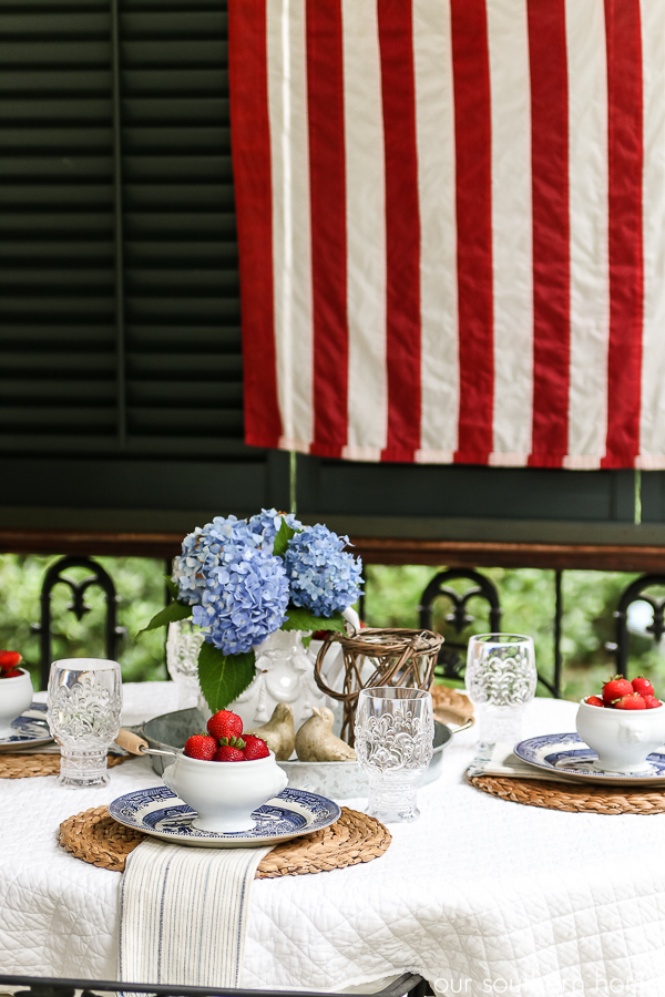 Southern Patriotic Porch with simple ideas to show your pride! #porch #patrioticporch #southernporch #patrioticdecor #patrioticideas #4thofjuly #laborday #memorialday