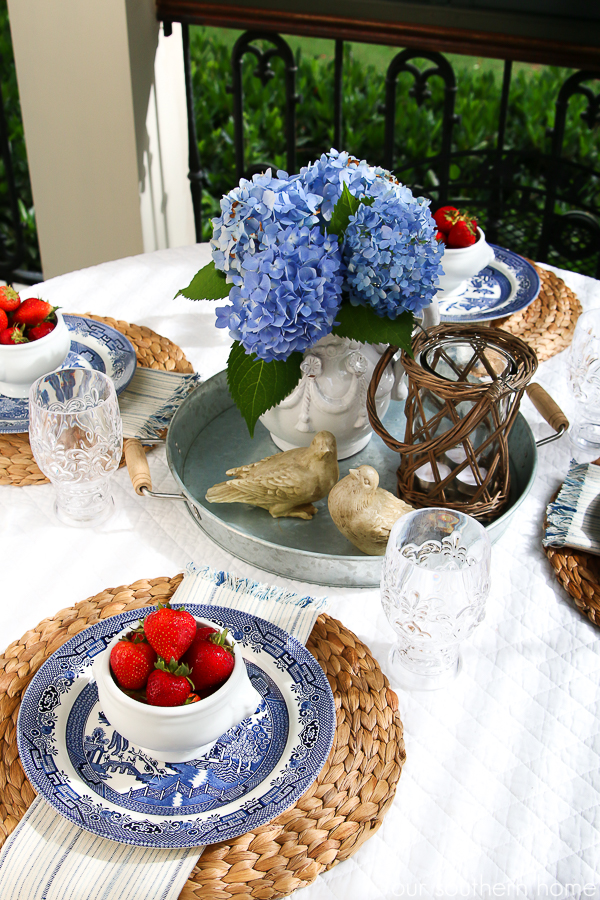 Southern Patriotic Porch with simple ideas to show your pride! #porch #patrioticporch #southernporch #patrioticdecor #patrioticideas #4thofjuly #laborday #memorialday
