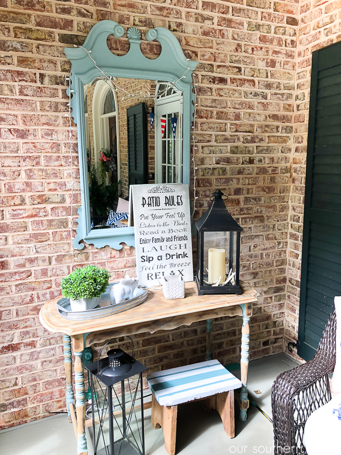 Southern Patriotic Porch with simple ideas to show your pride! #porch #patrioticporch #southernporch #patrioticdecor #patrioticideas #4thofjuly #laborday #memorialday