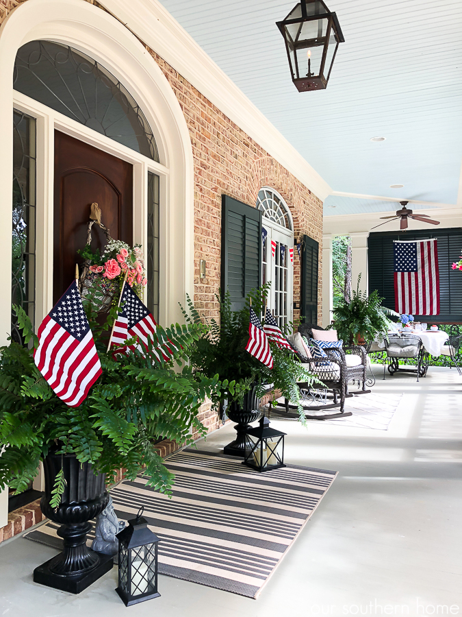 Southern Patriotic Porch with simple ideas to show your pride! #porch #patrioticporch #southernporch #patrioticdecor #patrioticideas #4thofjuly #laborday #memorialday