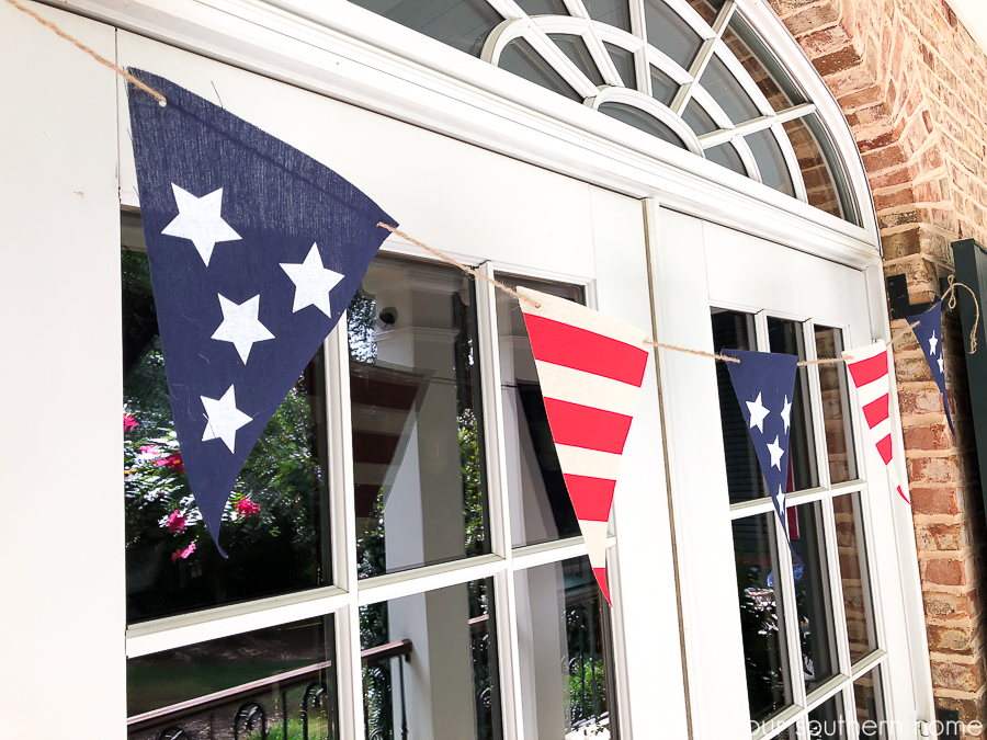 Southern Patriotic Porch with simple ideas to show your pride! #porch #patrioticporch #southernporch #patrioticdecor #patrioticideas #4thofjuly #laborday #memorialday