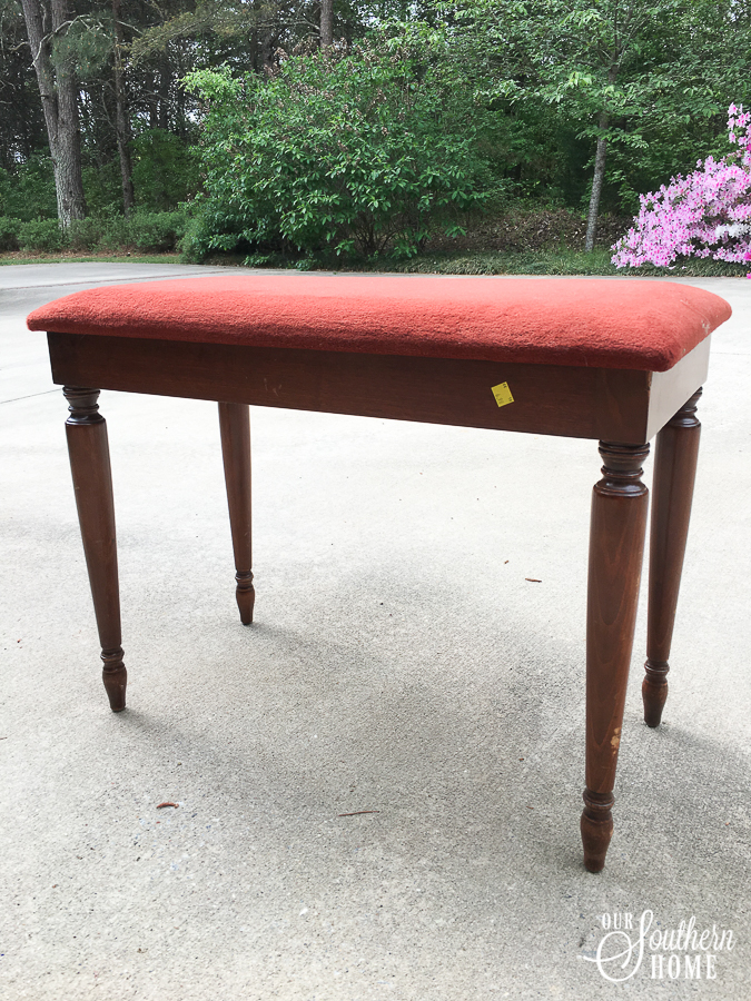 Thrift store piano bench makeover! Get so many great ideas that you can incorporate into your home decor!