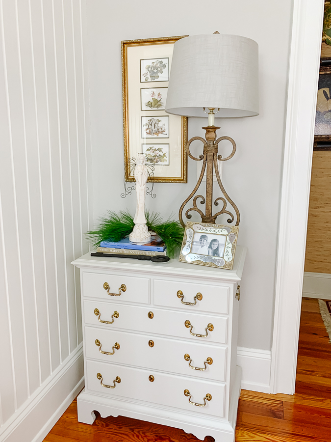 Santos angel on a chest