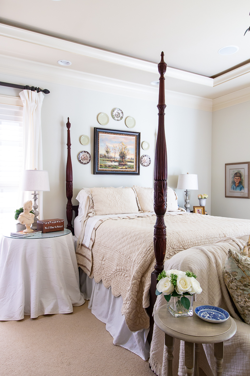 bedroom with a rice bed