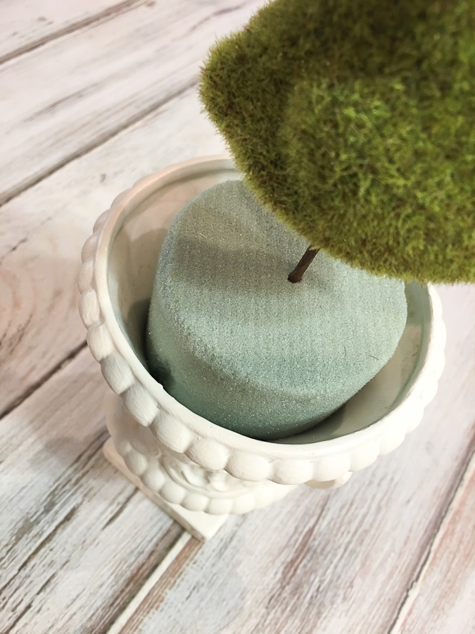 Spring urn thrift store makeover decor challenge! Join us monthly for inspiration. #easter #spring #springdecor #springfloral #thriftstoremakeover