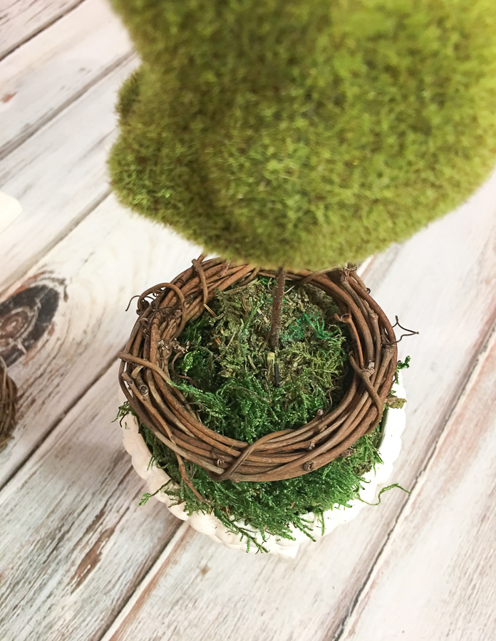 Spring urn thrift store makeover decor challenge! Join us monthly for inspiration. #easter #spring #springdecor #springfloral #thriftstoremakeover