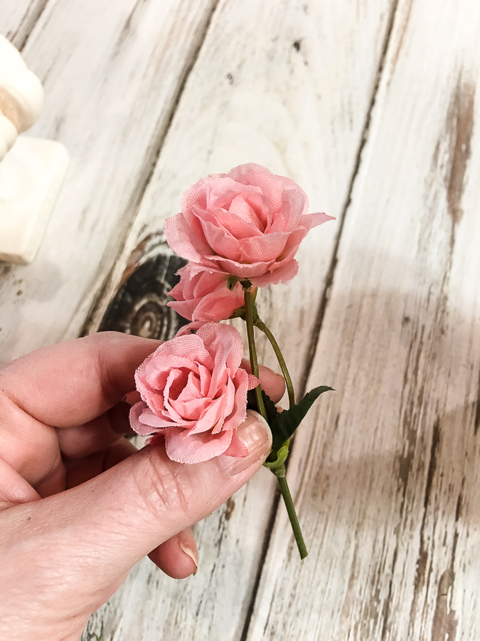 Spring urn thrift store makeover decor challenge! Join us monthly for inspiration. #easter #spring #springdecor #springfloral #thriftstoremakeover