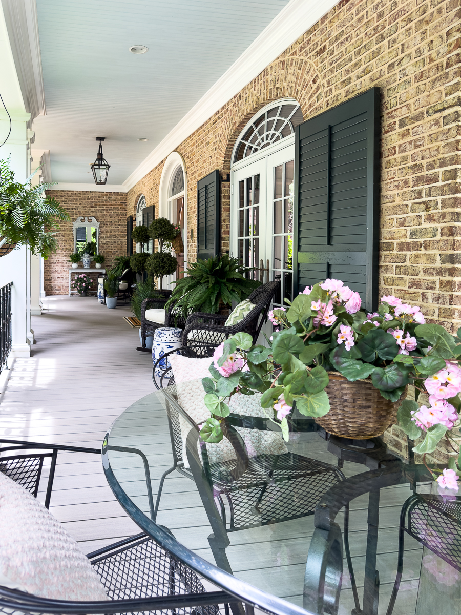 dining area on front porch