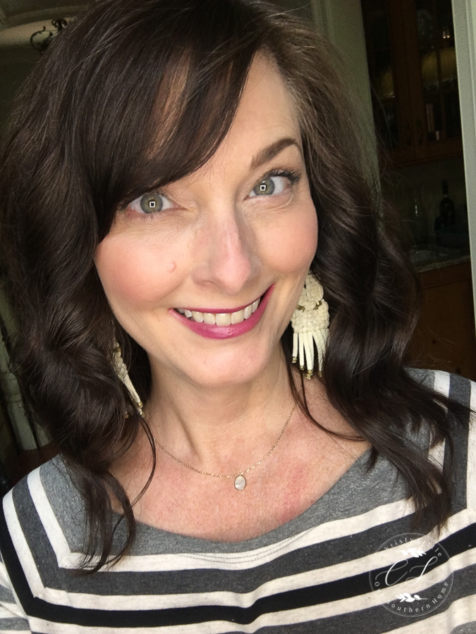 I love how compact these makeup products are for everyday use and travel!! Best makeup I've ever used. Minimal makeup look! #makeup #over40makeup #travelmakeup