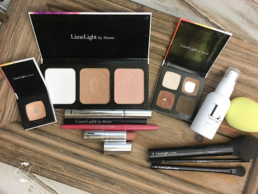I love how compact these makeup products are for everyday use and travel!! Best makeup I've ever used. Minimal makeup look! #makeup #over40makeup #travelmakeup